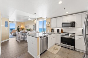 Condo, 3 Bedrooms, Ocean View (1-1501) | Private kitchen