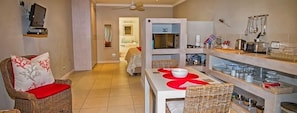 Comfort Room (Queen Bed) | Private kitchen