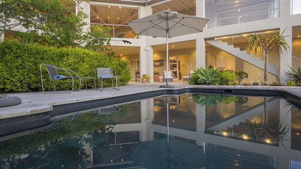 Outdoor pool - Bahari Beach House (Plettenberg Bay)