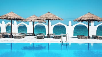 Hồ bơi ngoài trời phục vụ theo mùa