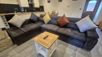 Luksus-lejlighed - handicapvenligt - eget badeværelse (Family) | Lounge