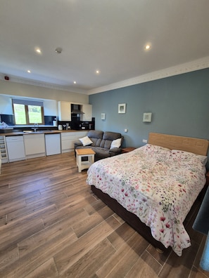 Studio, Accessible, Ensuite (G1) | Private kitchen | High chair - Padley Farm (Sheffield)