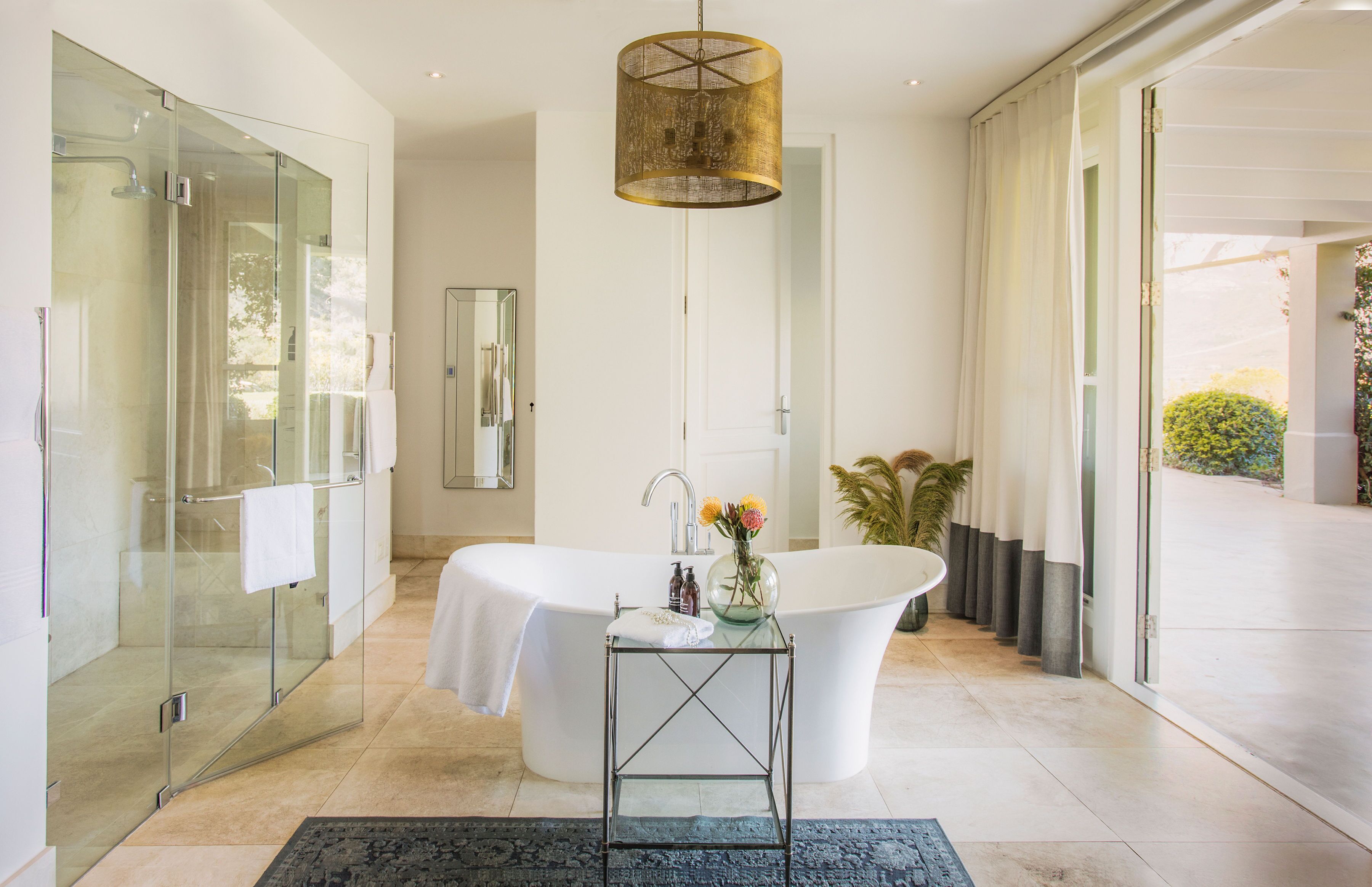 mountain villa | bathroom | shower, free toiletries, hair dryer, towels