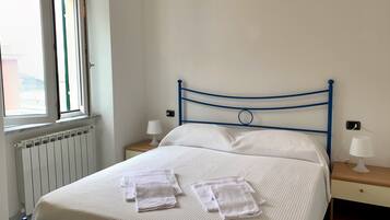 Departamento básico, 1 habitación, con acceso para personas discapacitadas (Piazza Colombo 7) | Sábanas italianas Frette, ropa de cama de alta calidad y wifi