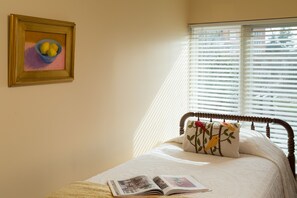 Room, 1 Single Bed, Shared Bathroom