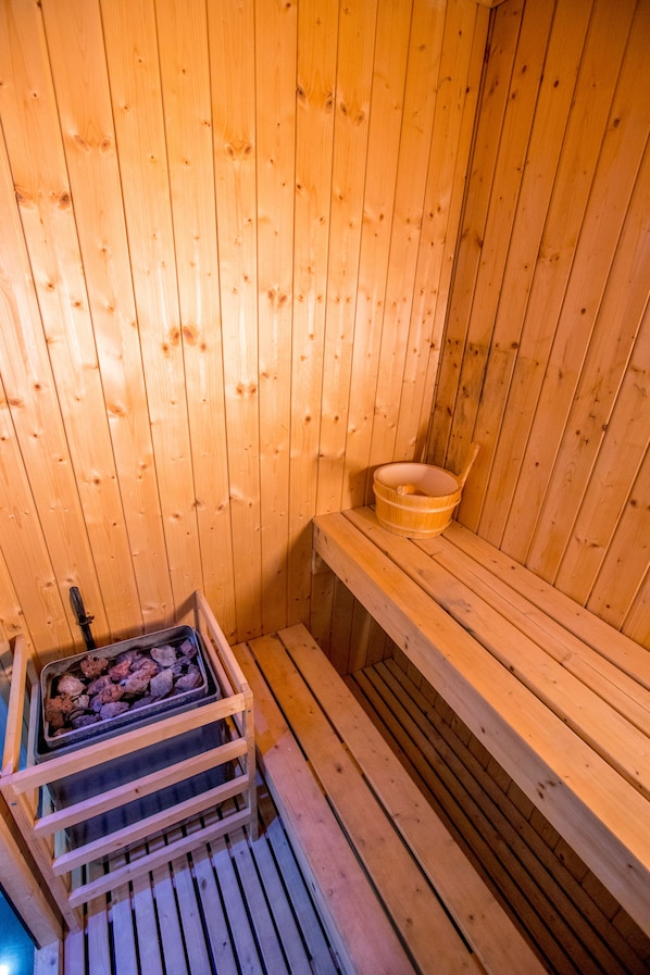 Body treatments, deep-tissue massages, Swedish massages, Thai massages