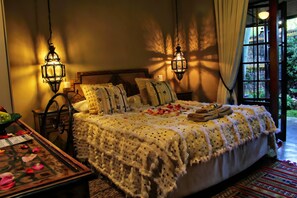 Suite de lujo (Casablanca) | Ropa de cama de alta calidad, minibar, caja fuerte