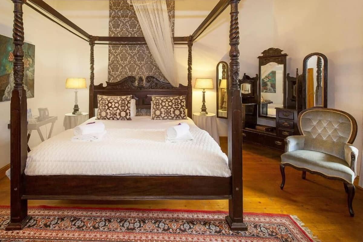 Honeymoon Double Room, 1 King Bed, Garden View, Poolside