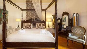 Honeymoon Double Room, 1 King Bed, Garden View, Poolside