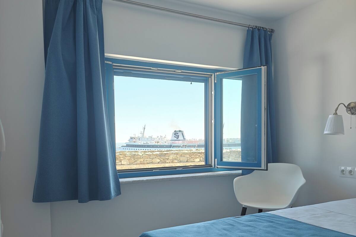 Duplex Room, Sea View Windows | セーフティボックス (室内)、遮光カーテン、WiFi (無料)、客室ごとに異なる装飾