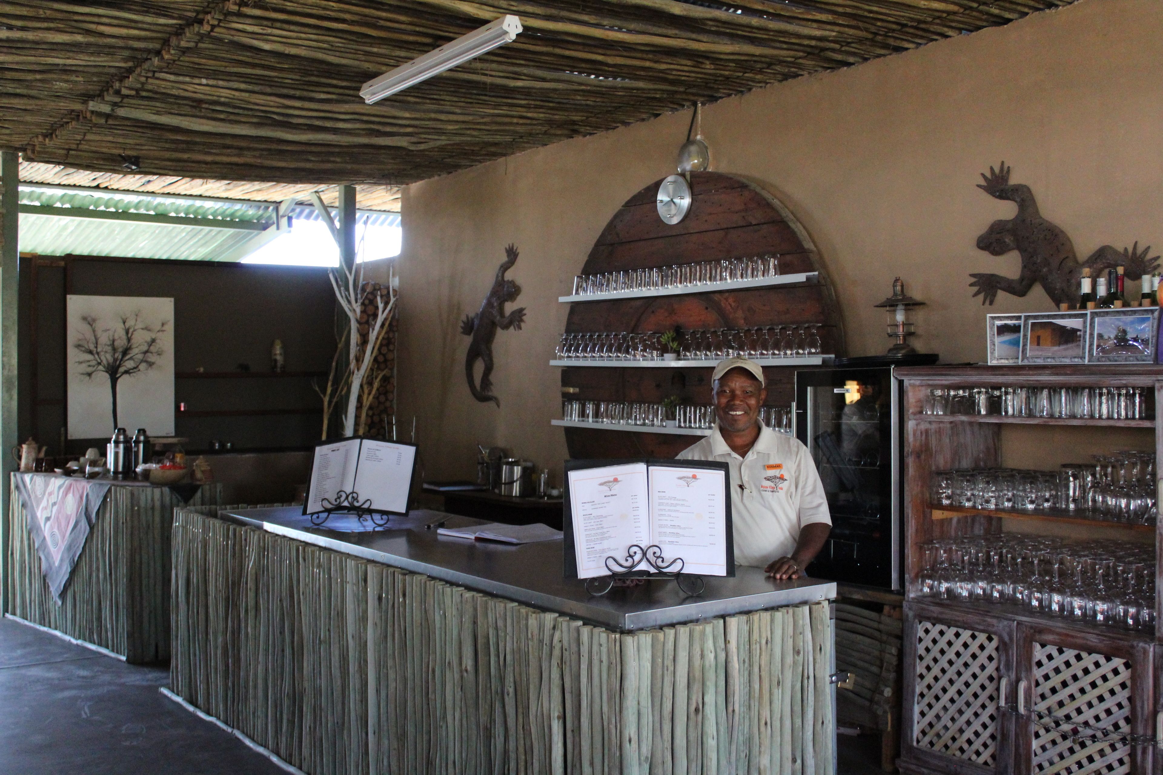 Bar en bord de piscine