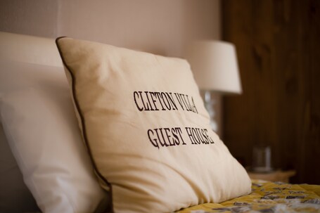 Clifton Villa Guest House - Image 9