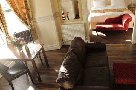 Clifton Villa Guest House - Image 23