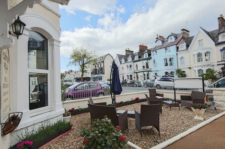Clifton Villa Guest House - Image 15