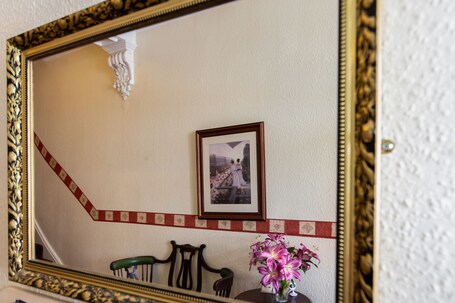 Clifton Villa Guest House - Image 33