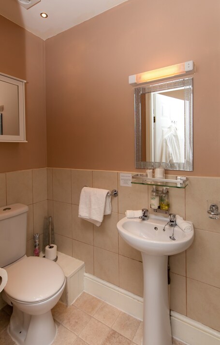 Clifton Villa Guest House - Image 39