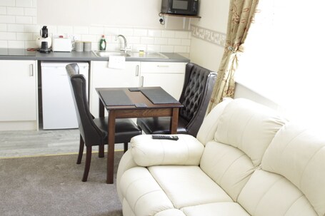 Clifton Villa Guest House - Image 38
