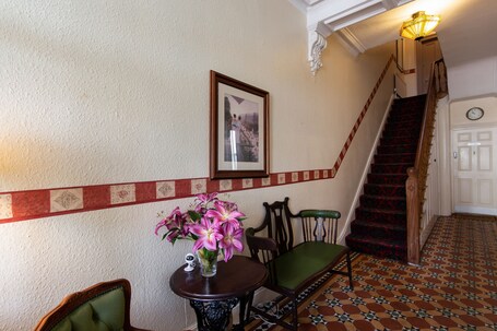 Clifton Villa Guest House - Image 31