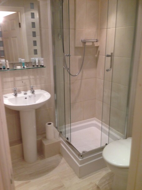 Clifton Villa Guest House - Image 43