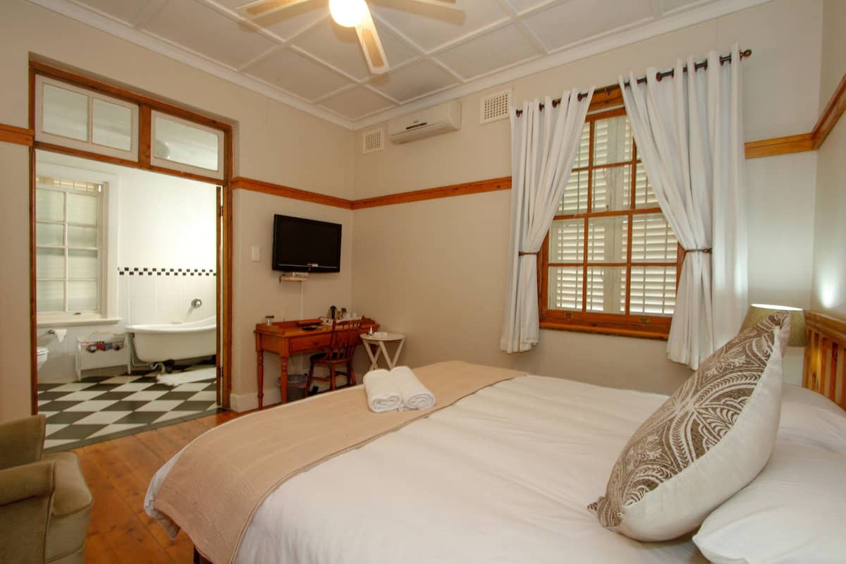 Comfort Double or Twin Room, 4 Bedrooms