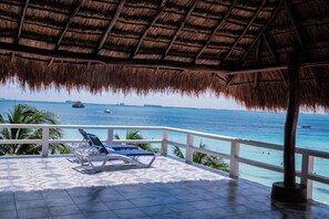 Master Suite Ocean Front | Ropa de cama hipoalergénica, minibar, decoración individual