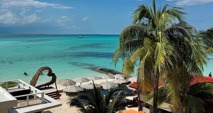 Chichis and Charlies Beachfront