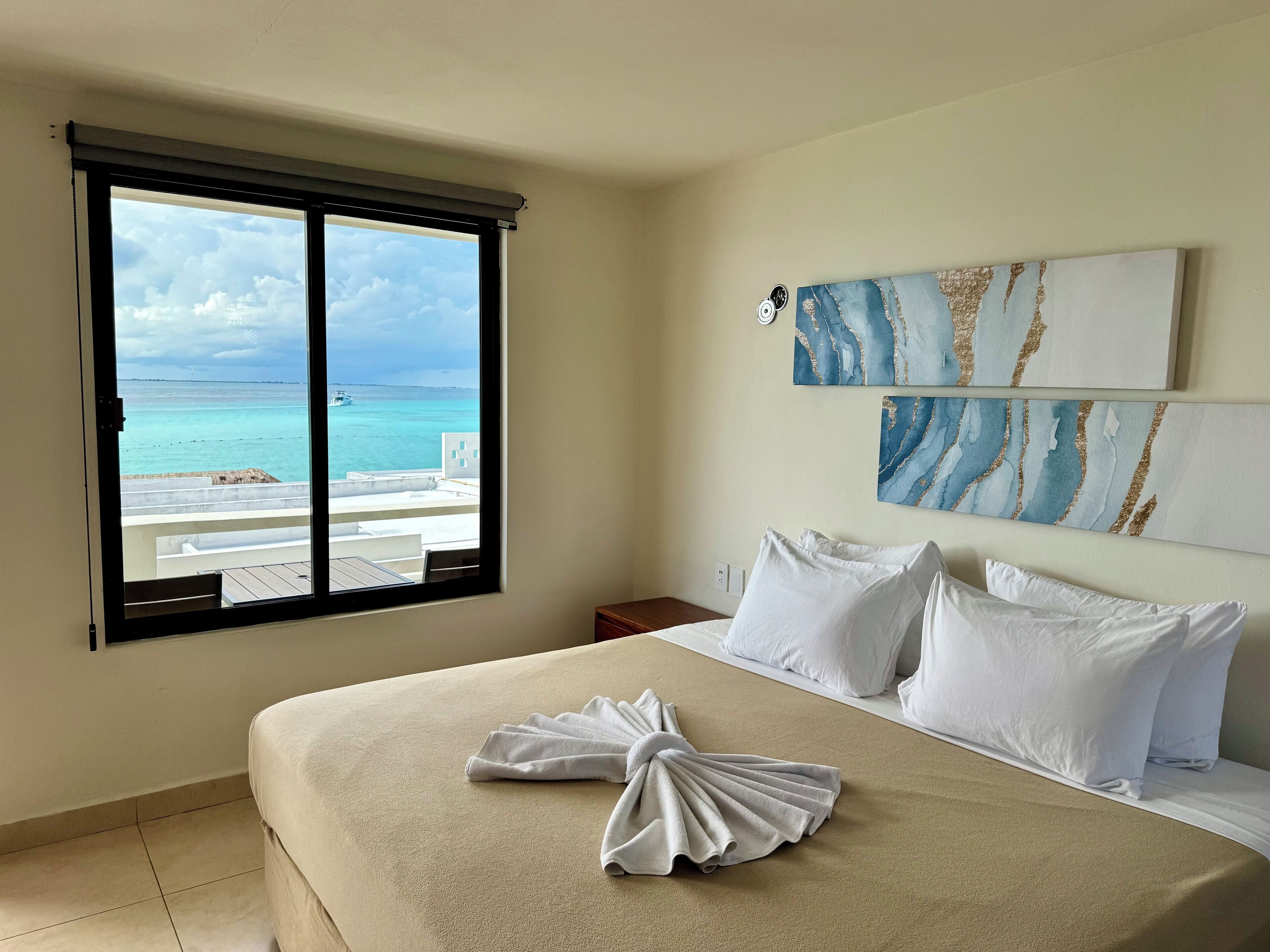 Basic Room One King zise Bed | Hypo-allergenic bedding, minibar, individually decorated