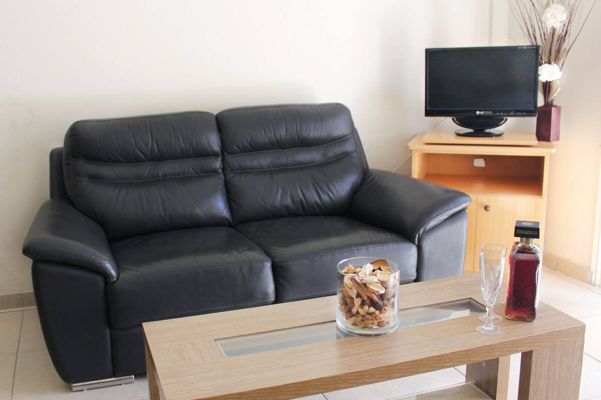 32-inch led tv with digital channels, tv