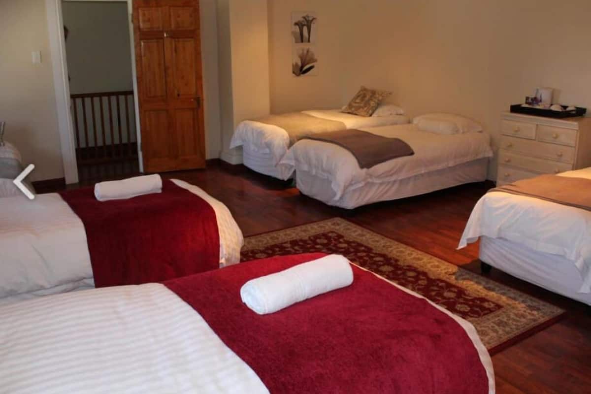 Soundproofing, free WiFi, bed sheets