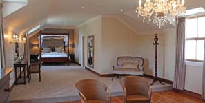 Suite presidencial, 1 cama King size | Insonorización, wifi gratis y ropa de cama 