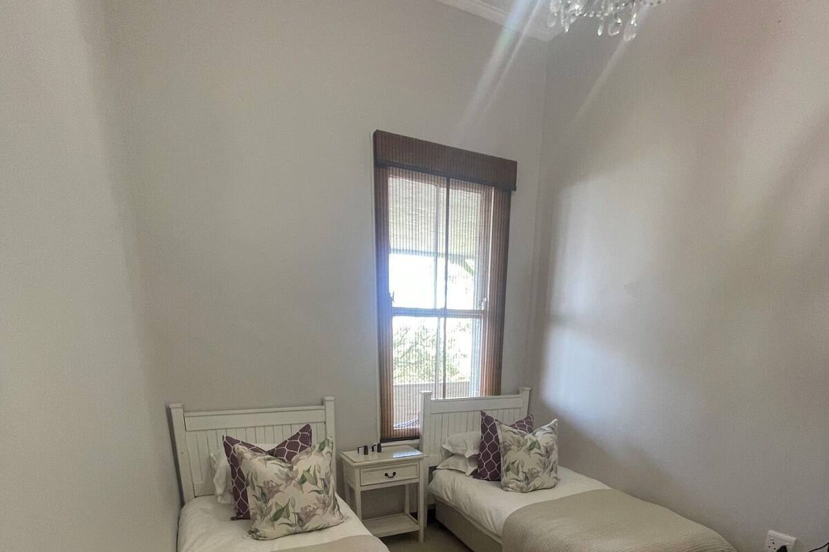 Standard Twin Room (Non En-Suite) | Soundproofing, free WiFi, bed sheets