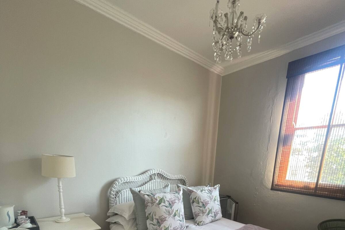 Standard Room (Queen En-Suite) | Soundproofing, free WiFi, bed sheets