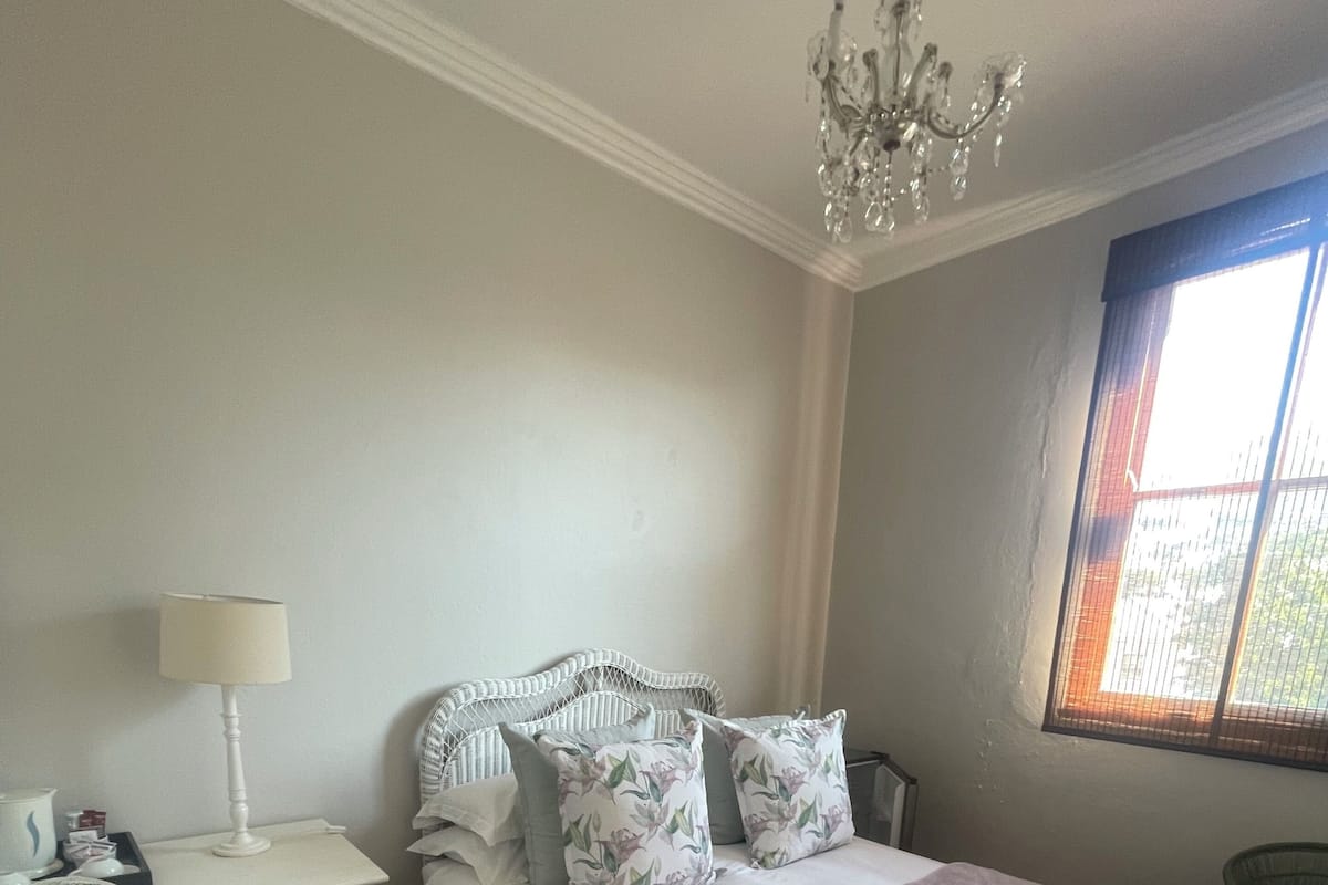 Habitación estándar (Queen En-Suite) | Sistema de insonorización, wifi gratis, ropa de cama