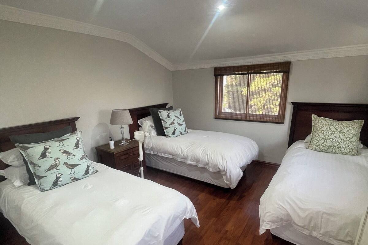 Standard Triple Room (En-Suite) | Soundproofing, free WiFi, bed sheets