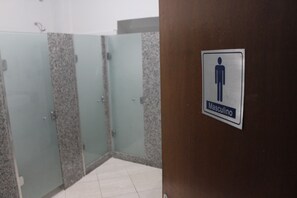 Shower, towels - Hostel by Hotel Galicia (Rio de Janeiro)