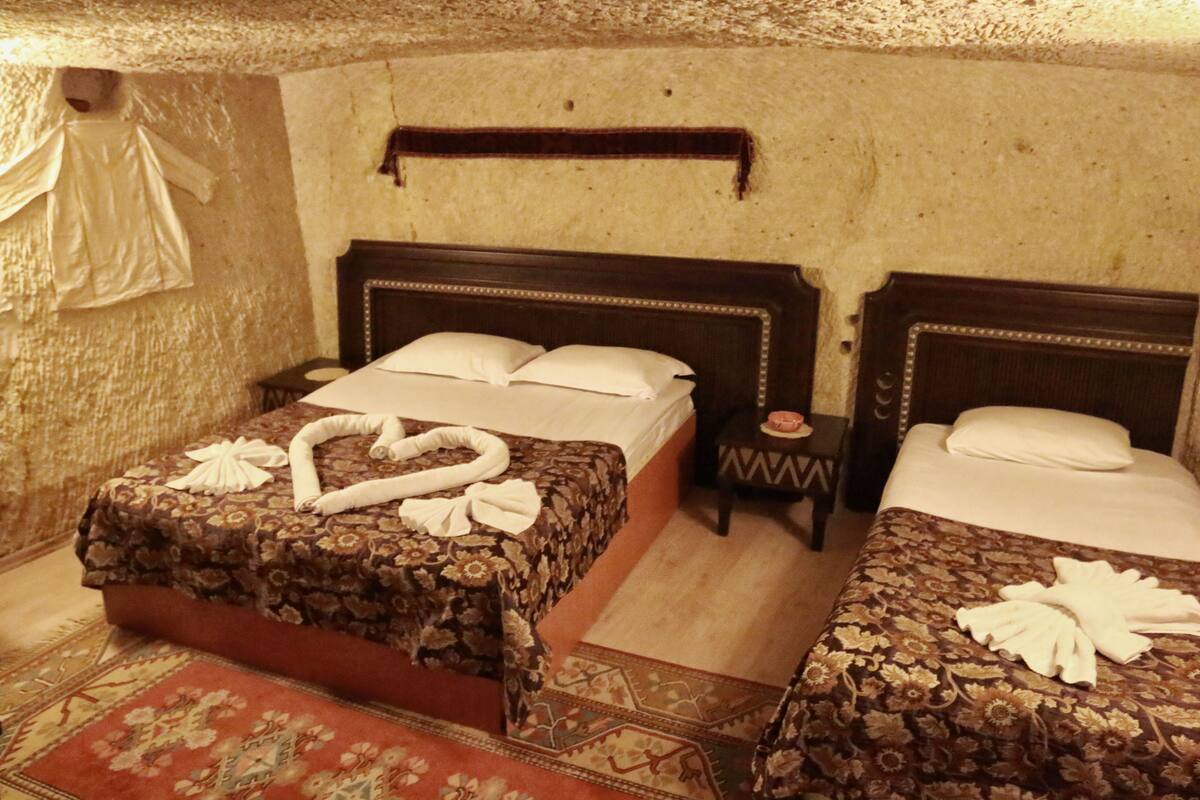Deluxe Triple Room (Kinik) | WiFi (free)