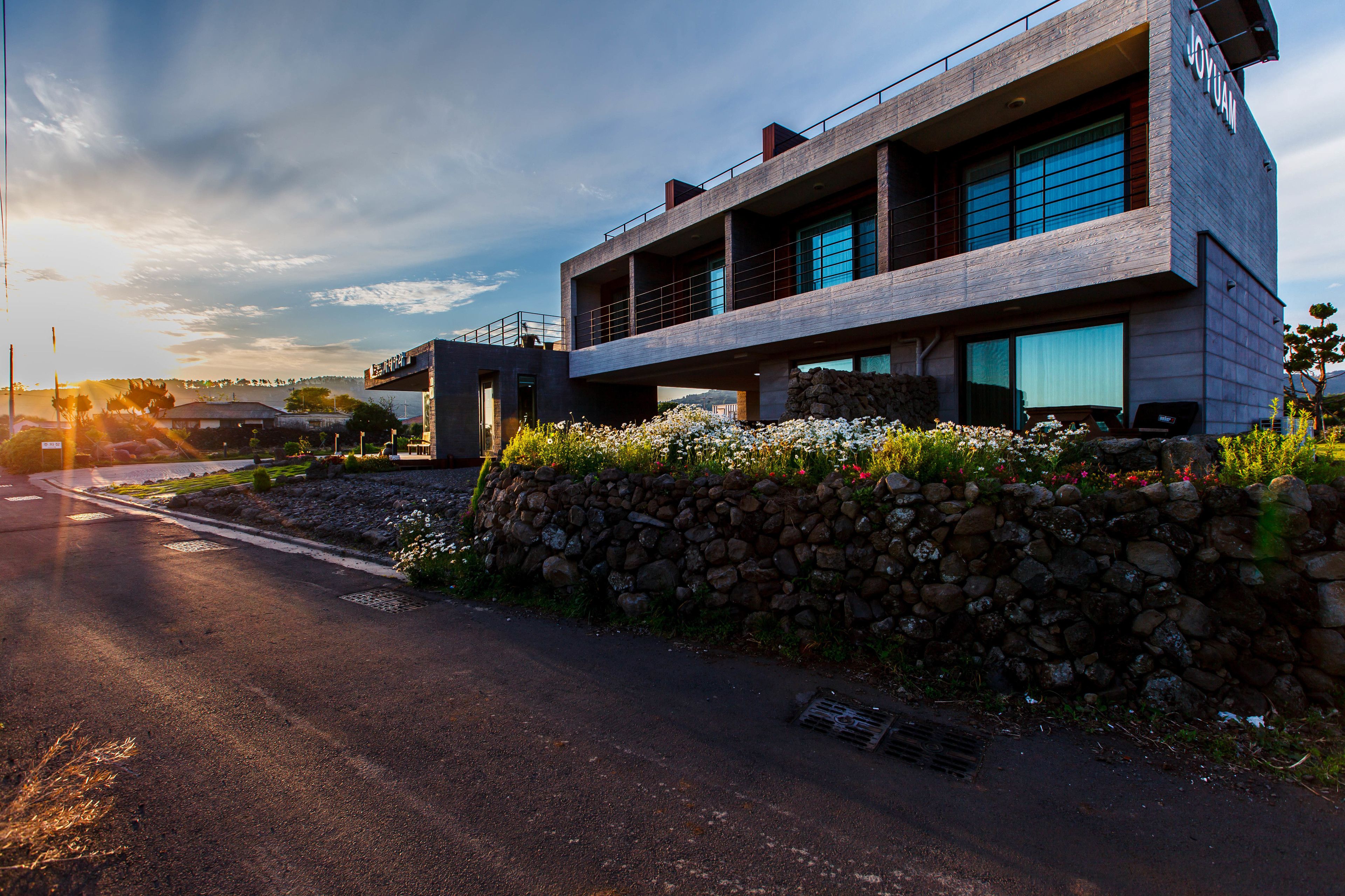 숙박 시설 정면