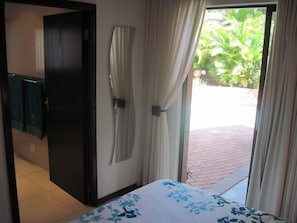 Caja de seguridad en la habitación, wifi gratis y ropa de cama