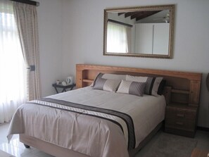 In-room safe, free WiFi, bed sheets