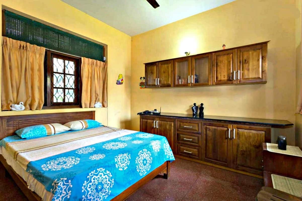 Chambre Double Standard, 1 grand lit, fumeurs, vue jardin | Wi-Fi gratuit