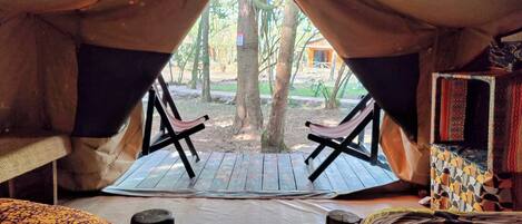 Pillowtop beds, minibar, in-room safe, bed sheets