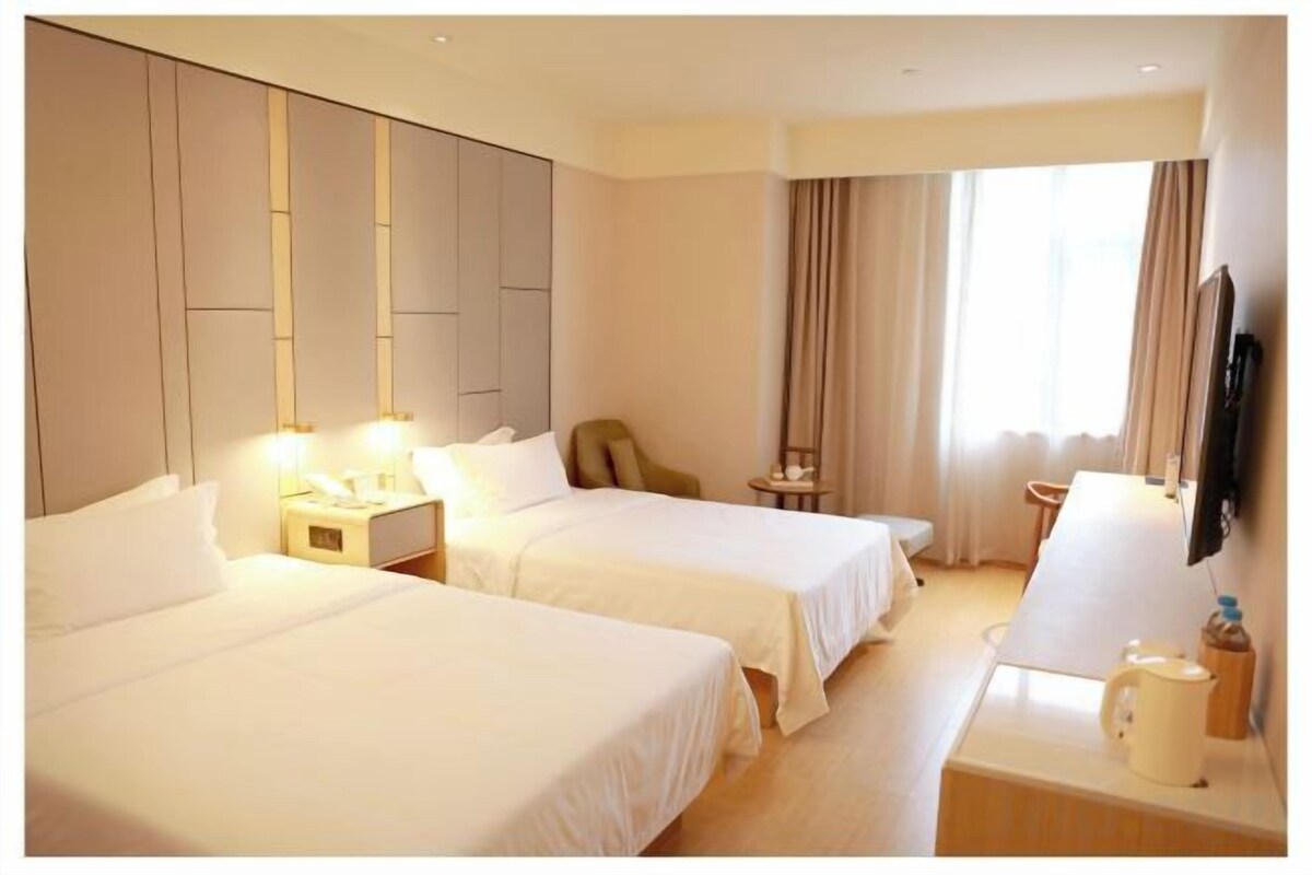 Ropa de cama de alta calidad, edredón, camas con pillow-top y minibar 