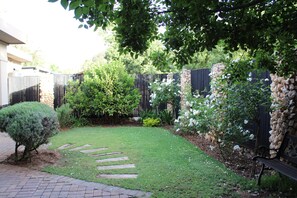 Terrace/patio - Cottonwood Guesthouse (Bloemfontein)