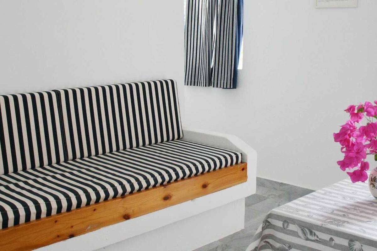 studio | living area | led tv