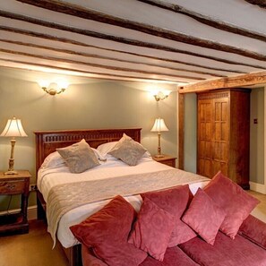 Premium-sengetøj, pengeskab på værelset, strygejern/strygebræt