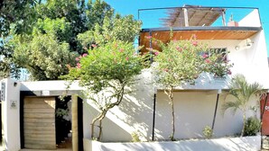 Front of property - Svahns (Santa Marta)