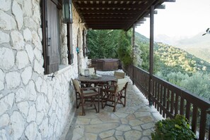 Deluxe Villa, 2 Bedrooms, Sea View | Bathroom | Shower, towels