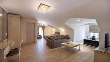 Suíte estúdio lua de mel | Área de estar | Smart TV