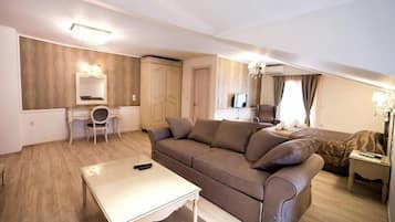 Honeymoon Studio Suite | Living area | Smart TV