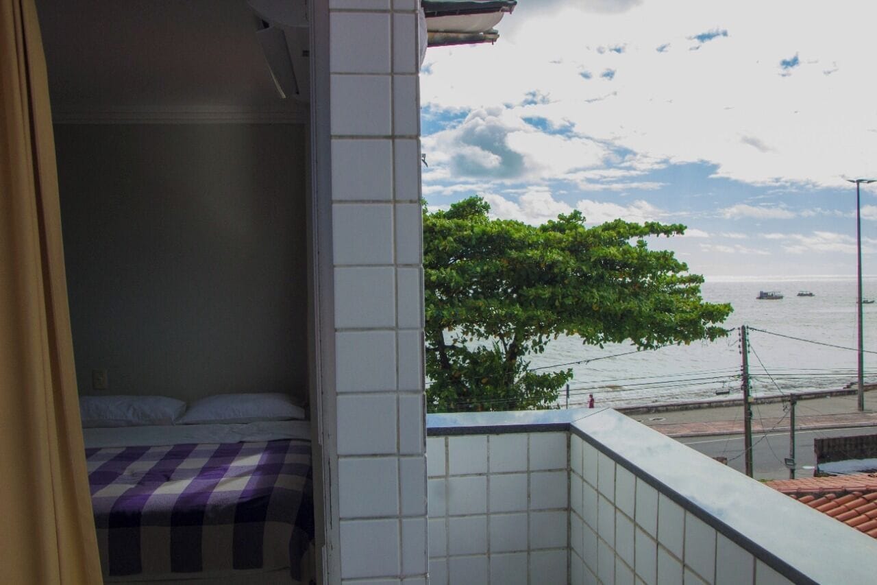 shower, rainfall showerhead, free toiletries, towels